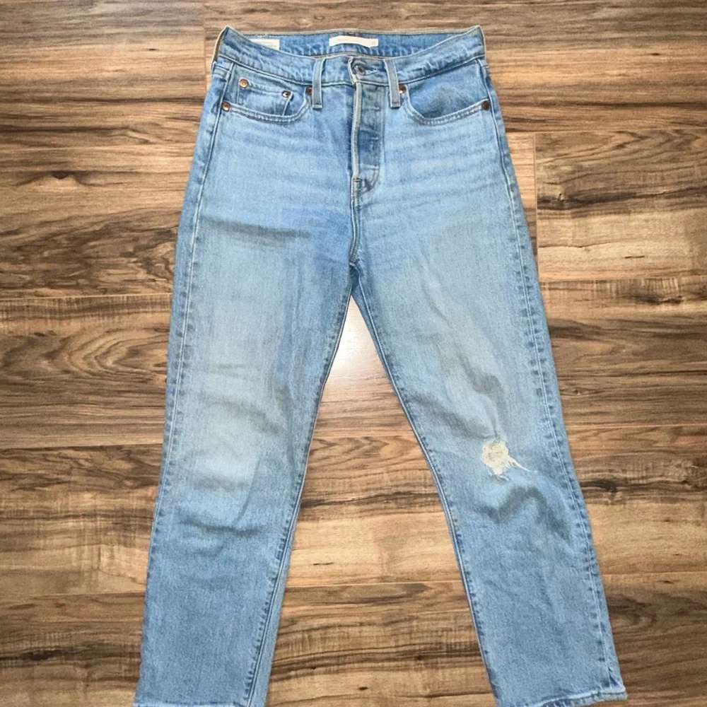 Levi’s Wedgie Straight Light Denim Jeans - Picture 1 of 12